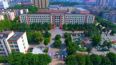​西安网络大V走访陕西石油化工学校