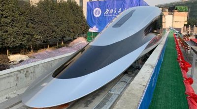 ​设计时速620千米，中国又打造超高速列车，比高铁还要快1倍？
