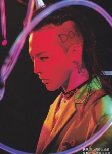​权志龙正式退伍，最酷帅的哥哥回来了，却难逃“入伍胖一圈”魔咒