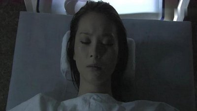 ​男殡仪师强奸女尸，过程中女尸离奇睁眼，吓得男子当场昏迷过去