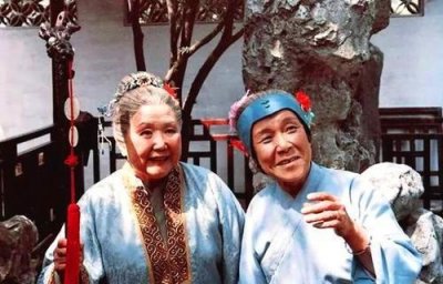 ​刘姥姥二进荣国府的三个细节，才看出王熙凤的不容易