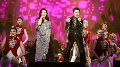 ​网友考古凤凰传奇：快20年前的演出风采依旧闪耀