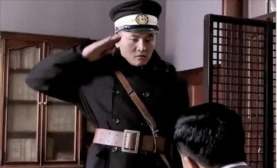 ​再看《悬崖》才懂反派任长春只信周乙，还被他狠心除掉的根本原因