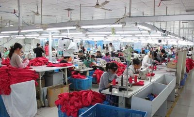 ​服装厂员工月薪真有8000？打工妹就说想拿到太难了