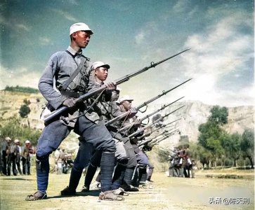 ​总说我们是“重度火力不足恐惧症”，其主要表现是什么？