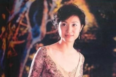 ​当年的陈法蓉有多美？倪震“流鼻血”, 许晋亨疯狂，今52岁却单身
