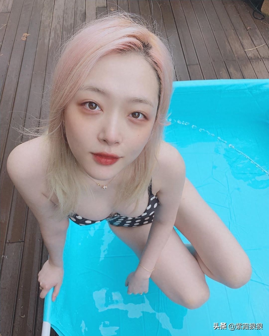 韩国女星崔雪莉超美照片
