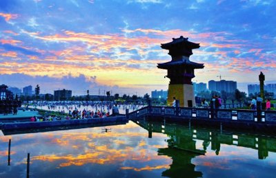 ​中国虾城潜江市竟然是湖北省唯一没有山的城市，想山都想“痴”了