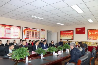 ​师大新城学校新校长就职！履历如何？世界史博士、少壮派