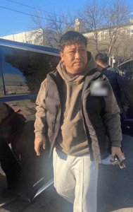 ​贾冰闪耀春晚舞台，新生代喜剧领军人物崛起
