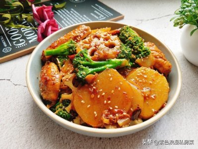 ​家庭版麻辣香锅，做法简单，味道比外卖还好，学会了做给家人吃！