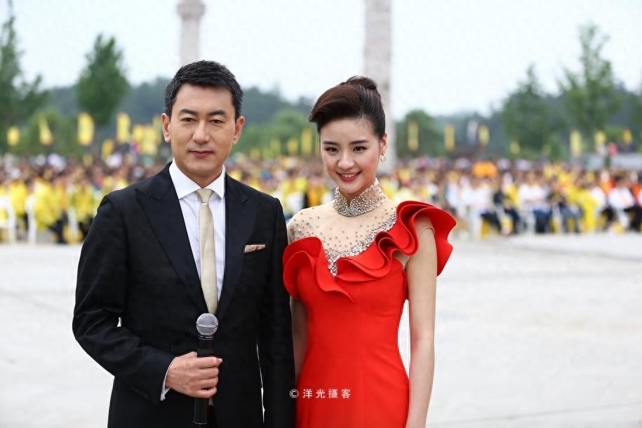 陈超：温婉灵动的湖北卫视女主持