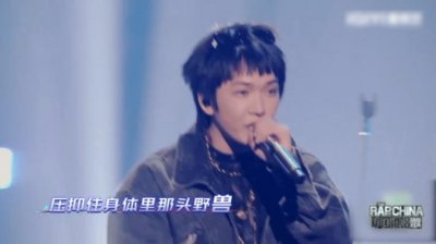 ​看到TizzyT再次来到这个舞台，谁的青春回来了！