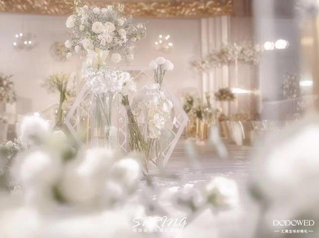 DODOWED真实婚礼案例推荐系列之思普瑞简约chic少女白婚礼布置
