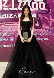 ​700万粉丝网红自曝交税近1个亿 当网红这么赚钱？