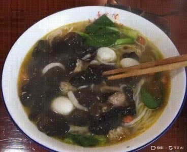 ​看完这些视频，我觉得AI暂时还替代不了人类。