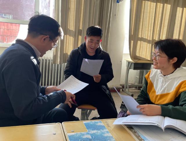班主任哭着说着不能再生了（比离婚还难受尖子生被转走）(9)