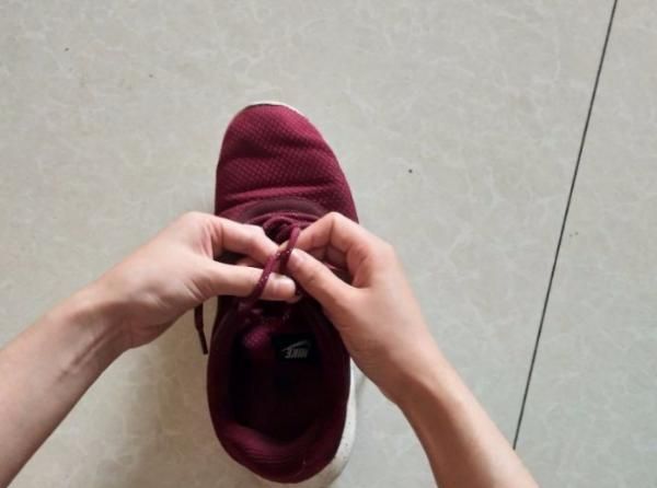 怎么系蝴蝶结，鞋带怎么系蝴蝶结？及鞋带的几种系法？图5