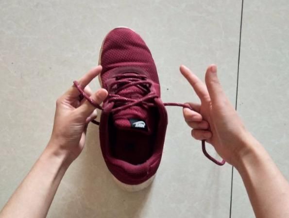 怎么系蝴蝶结，鞋带怎么系蝴蝶结？及鞋带的几种系法？图2