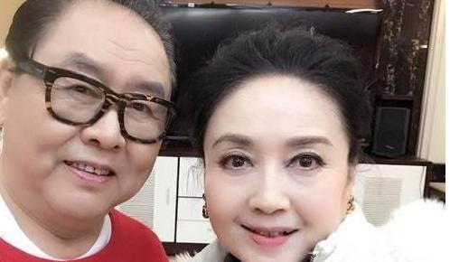 86版《西游记》“猪八戒”74岁和高老庄媳妇再聚首，儿子是大帅哥