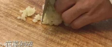 吃花菜可以减肥吗？热量低适合减肥时吃