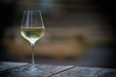 ​干红葡萄酒包括桃红(干红葡萄酒包括哪些)