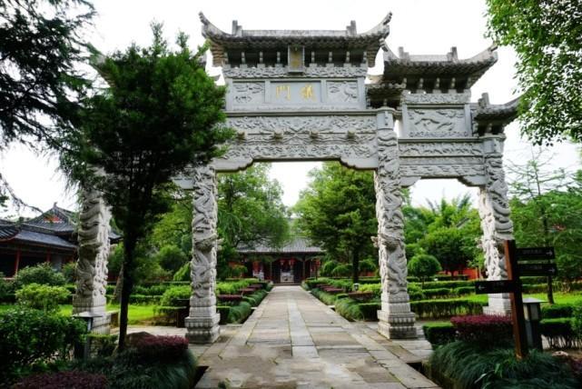 被历代帝王特许世袭的中国道教第一府,道家洞天福地,梦幻龙虎山