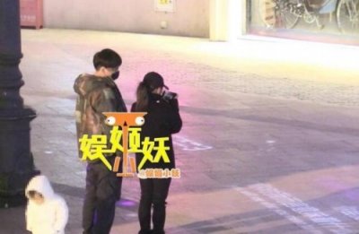 ​何洁与鼓手刁磊曝恋情 工作室回应：八卦不参与