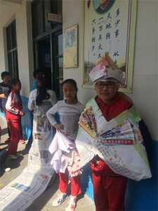 ​废弃物制作“时装” 走秀展创意