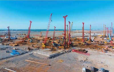 ​大连：海上机场建设忙