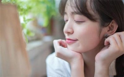 ​幽默的追女孩子的聊天技巧，让你承包她一整年的笑点