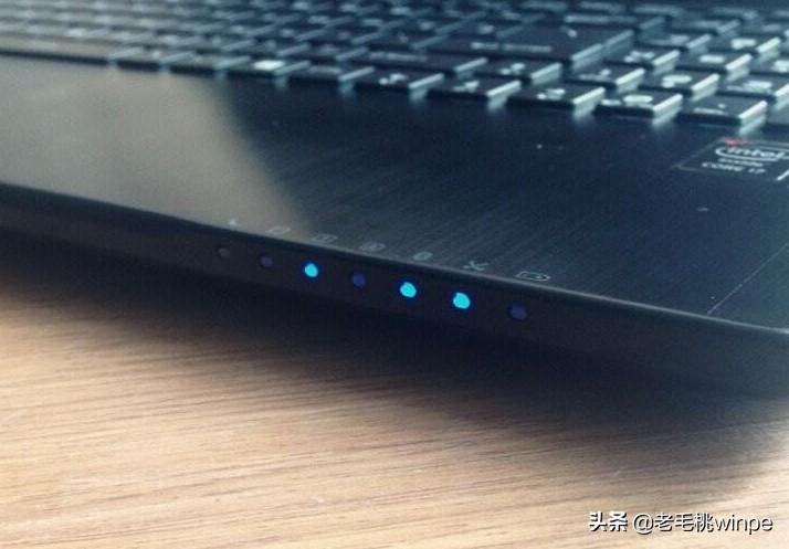 笔记本是一直充电好还是没电再充好（电脑一直插着电源好吗）