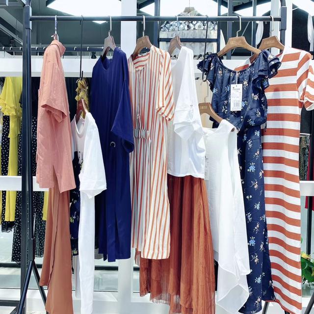 深圳欧时力女装批发（一线大牌欧时力折扣女装店一手货源进货渠道）(13)