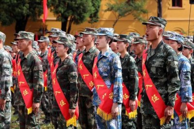 ​大学生入伍，2年义务服役可以拿多少“补助”？具体待遇叫人眼馋