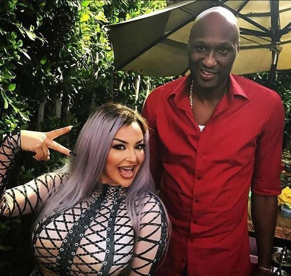 奥多姆新女友曝光，身材比卡戴珊更可怕，网友：还想再被抢救一次