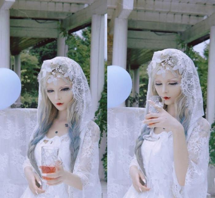中国“真人芭比”第一人，上妆之后美如画，却因嘴巴太小吃肠都难