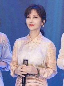 ​赵雅芝素颜照曝光，网友惊讶她青春不似69岁