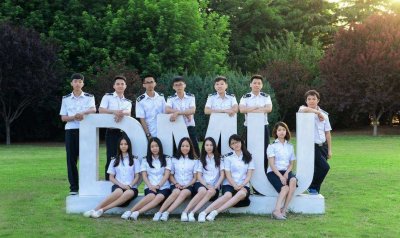 ​用毕业照来告别校园，简单好用的集体照拍摄技巧，新手一看就学会