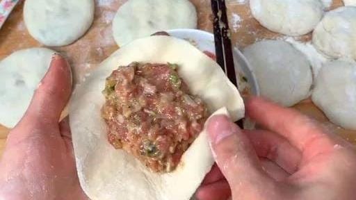 面粉和低筋面粉一样吗-(面粉和低筋面粉的区别)