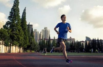 ​早上5点跑步会不会太早了(早上五点多跑步好吗)