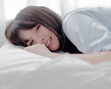 ​中年男说话时一直不看你什么意思