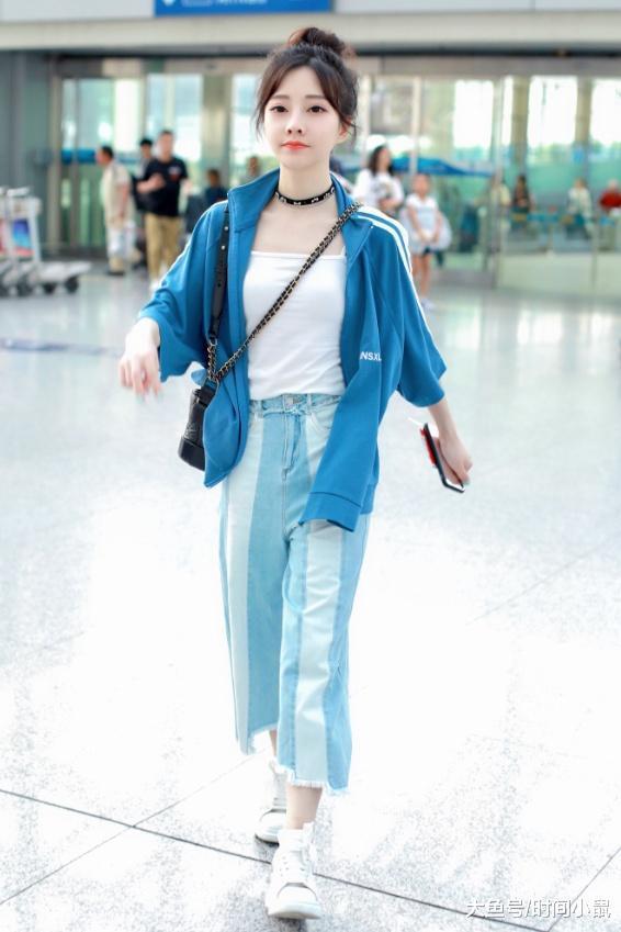 网传冯提莫只有150cm,但身材是三七比例,不愧是矮个子女神