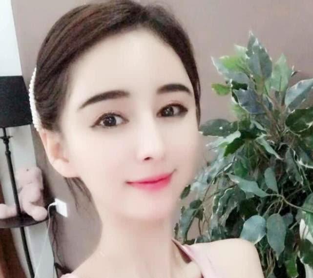 一位女主播模仿古阿扎,自己疯狂发视频,结果根本没人想看