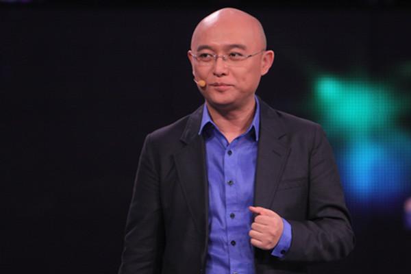 两人同主持《非诚勿扰》走红,今一人地位稳定成大咖,他却被封杀