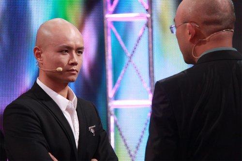 两人同主持《非诚勿扰》走红,今一人地位稳定成大咖,他却被封杀