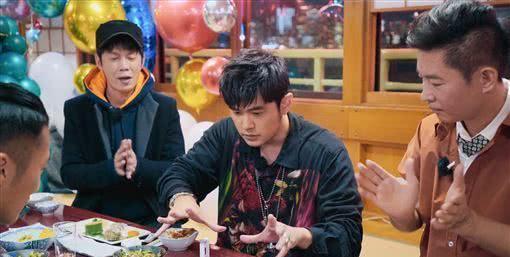 谢霆锋罕见谈喜欢王菲原因:她是一个很单纯的人,我很喜欢