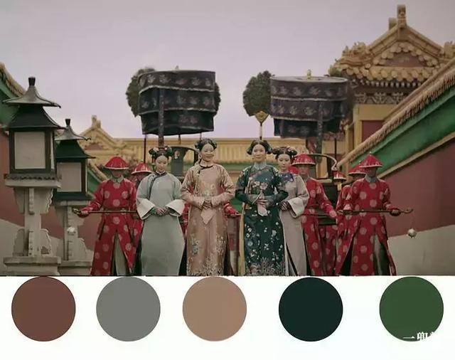 谁说红配绿就很丑？搭对了，一样美极了！