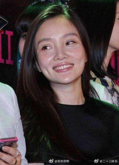 红花会pgone的队友丁飞发微博疑似透露了李小璐和pgone同居在一起