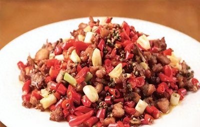 ​美食推荐：生煎霸王兔、藿香脆肚、卤味花生制作方法