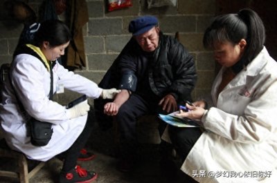 ​都说乡村医生富得流油，其实村医的真实待遇又有几人能知晓？
